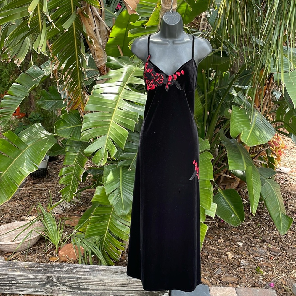 Velvet slip dress with appliqué